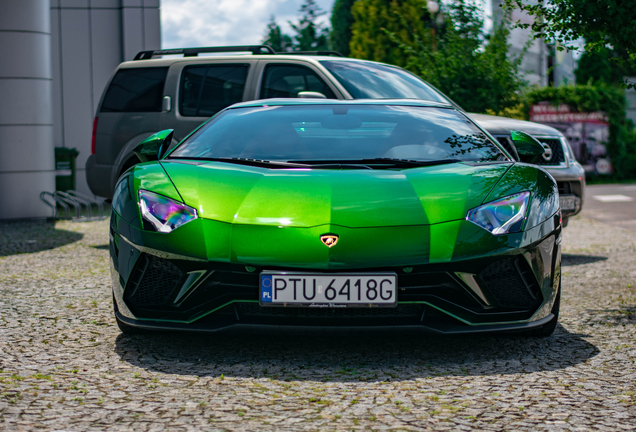 Lamborghini Aventador S LP740-4