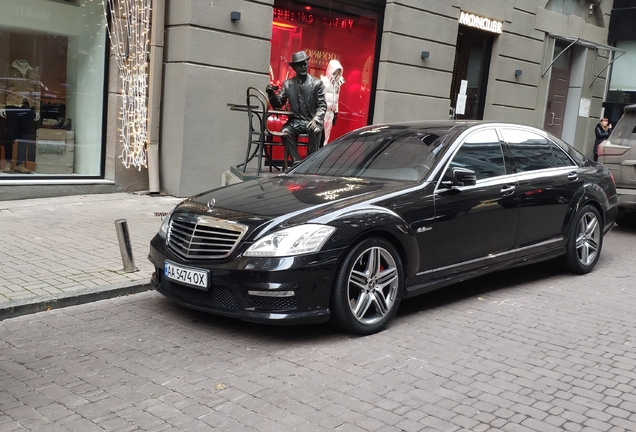 Mercedes-Benz S 63 AMG W221 2011