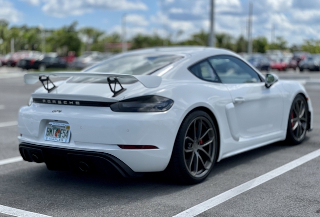 Porsche 718 Cayman GT4