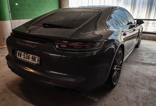 Porsche 971 Panamera Turbo S E-Hybrid Executive