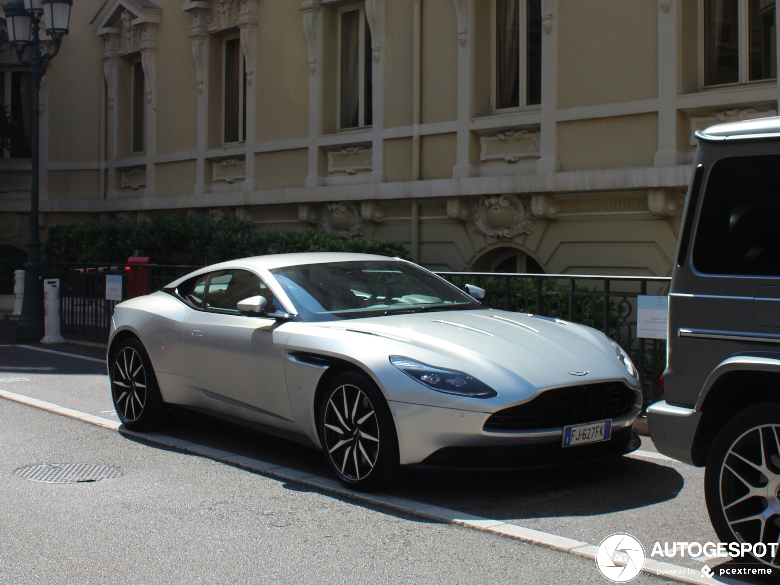 Aston Martin DB11