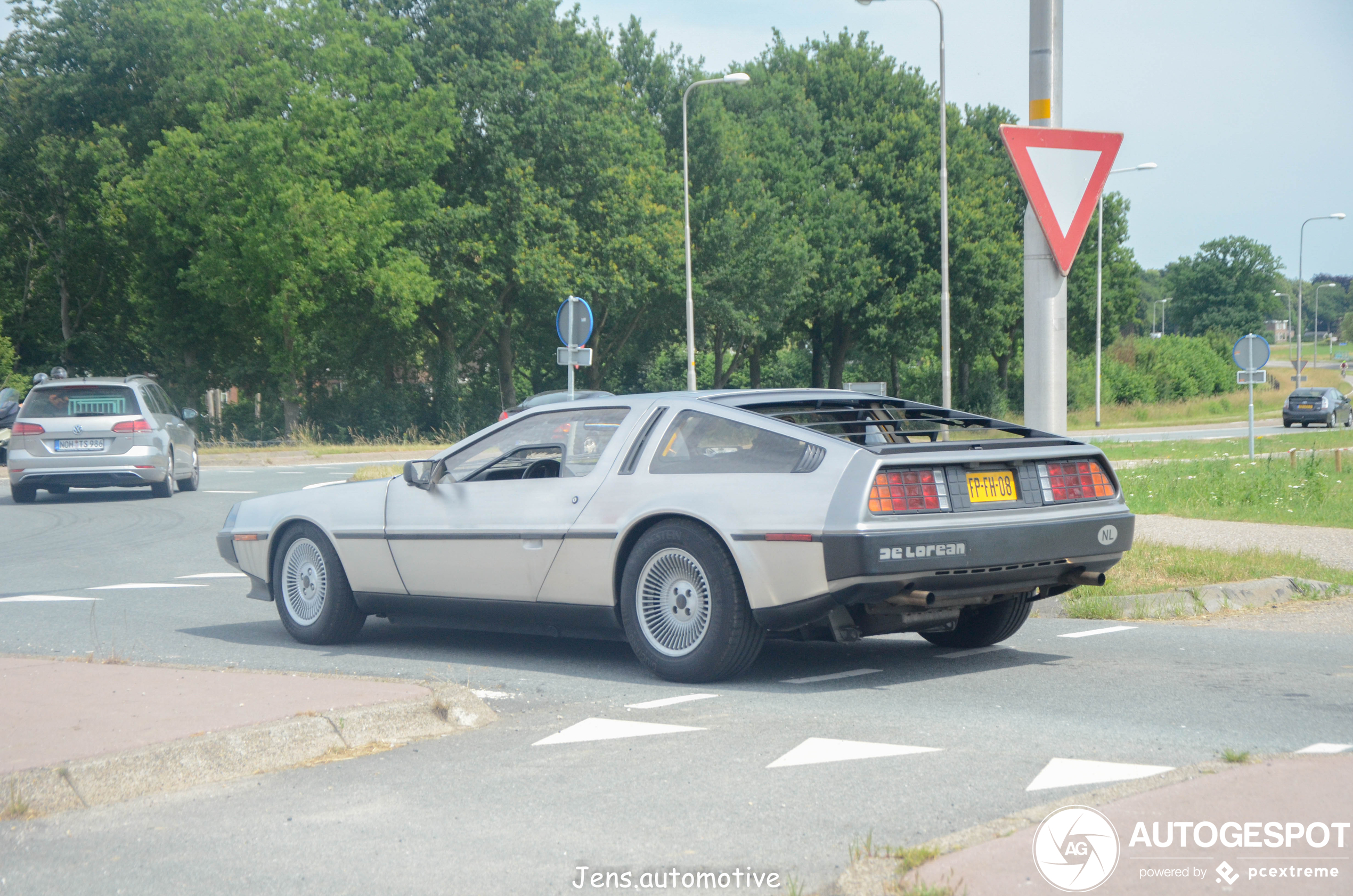 DeLorean DMC-12