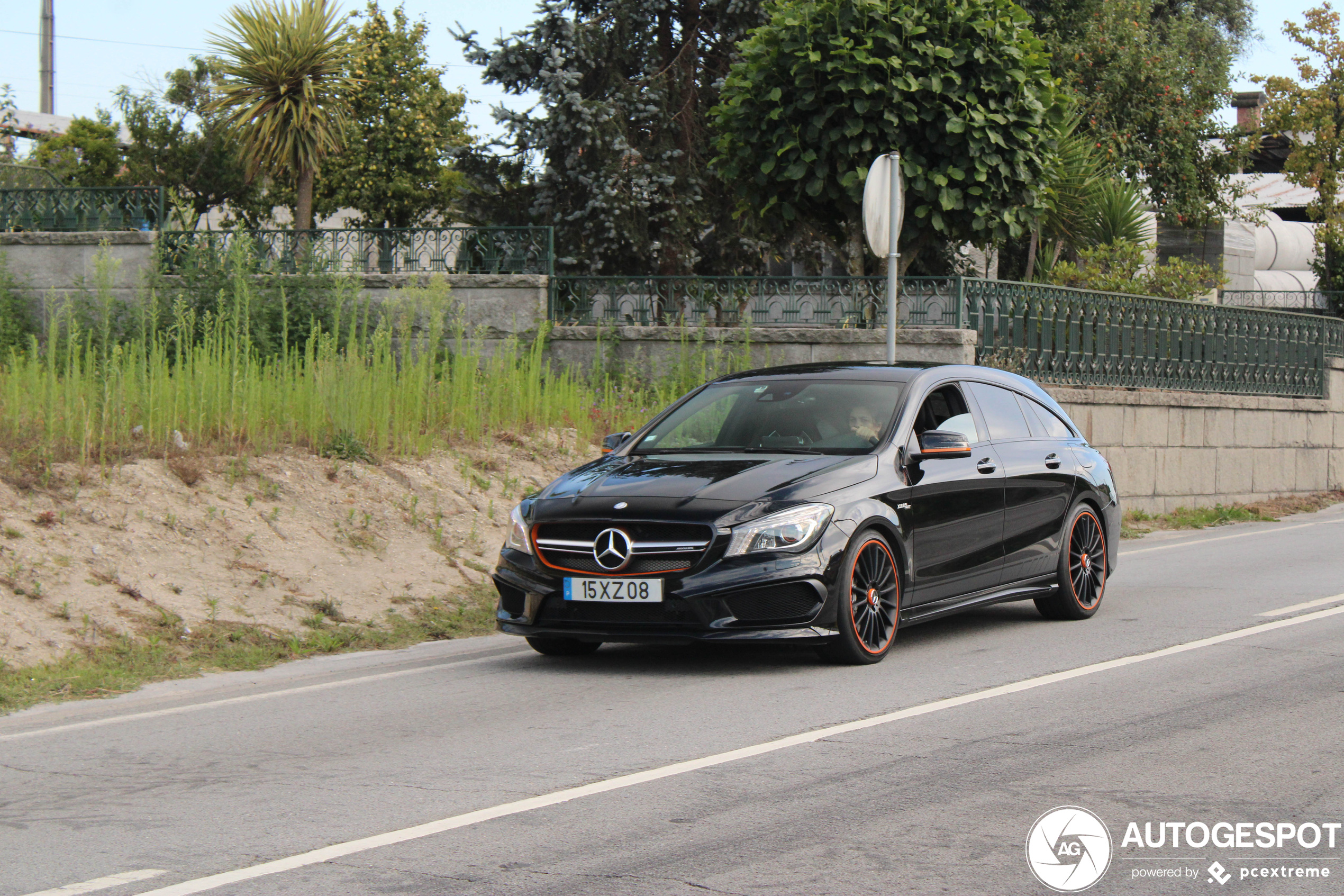 Mercedes-Benz CLA 45 AMG Shooting Brake OrangeArt Edition