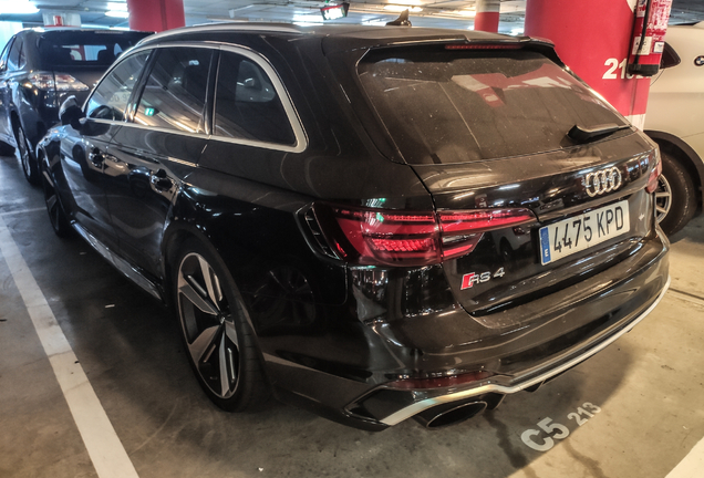 Audi RS4 Avant B9