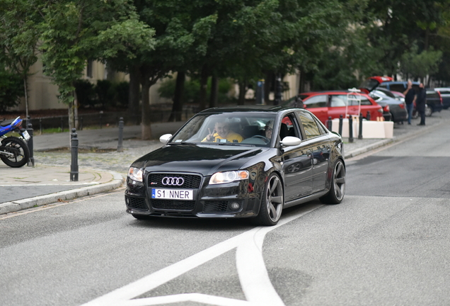 Audi RS4 Sedan