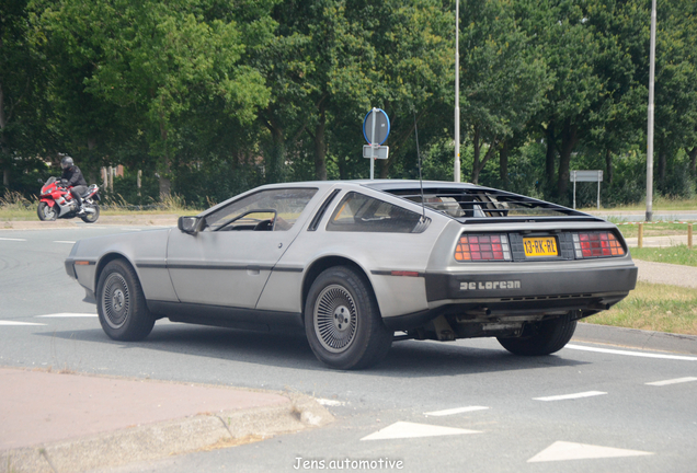 DeLorean DMC-12