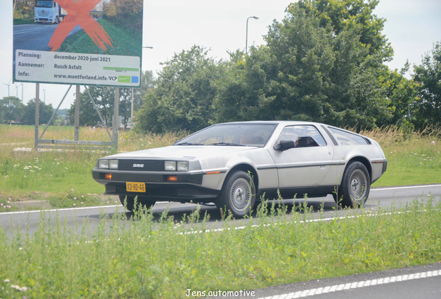 DeLorean DMC-12