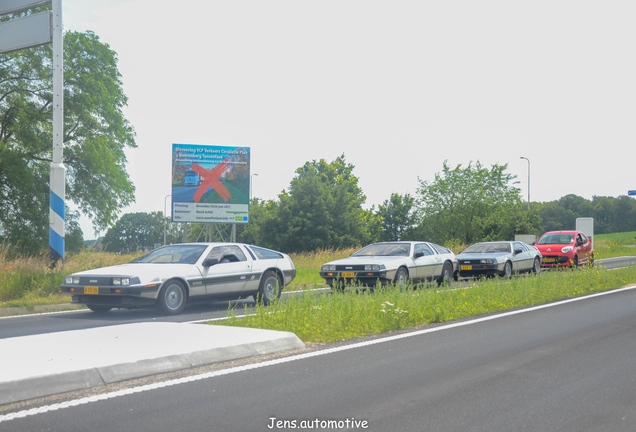 DeLorean DMC-12