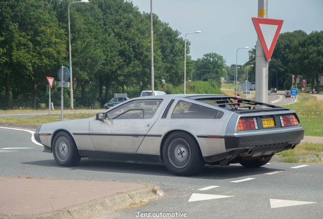 DeLorean DMC-12