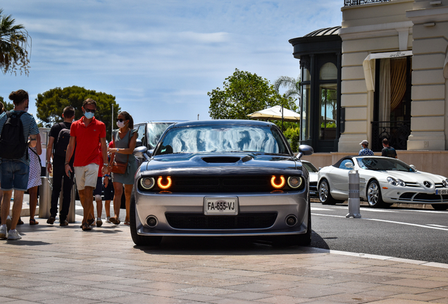 Dodge Challenger SRT-8