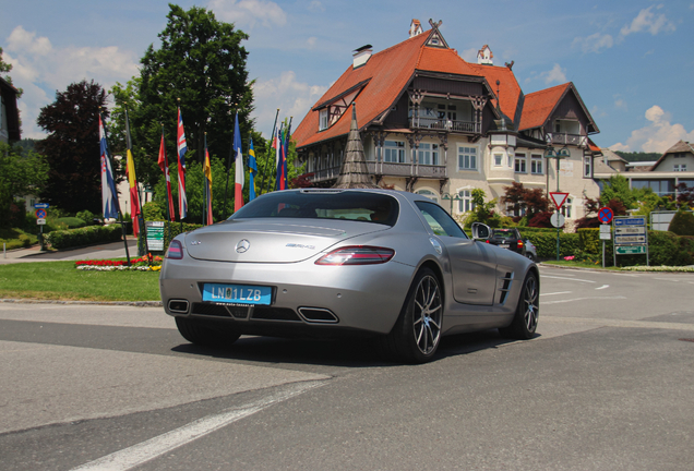 Mercedes-Benz SLS AMG