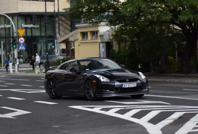 Nissan GT-R
