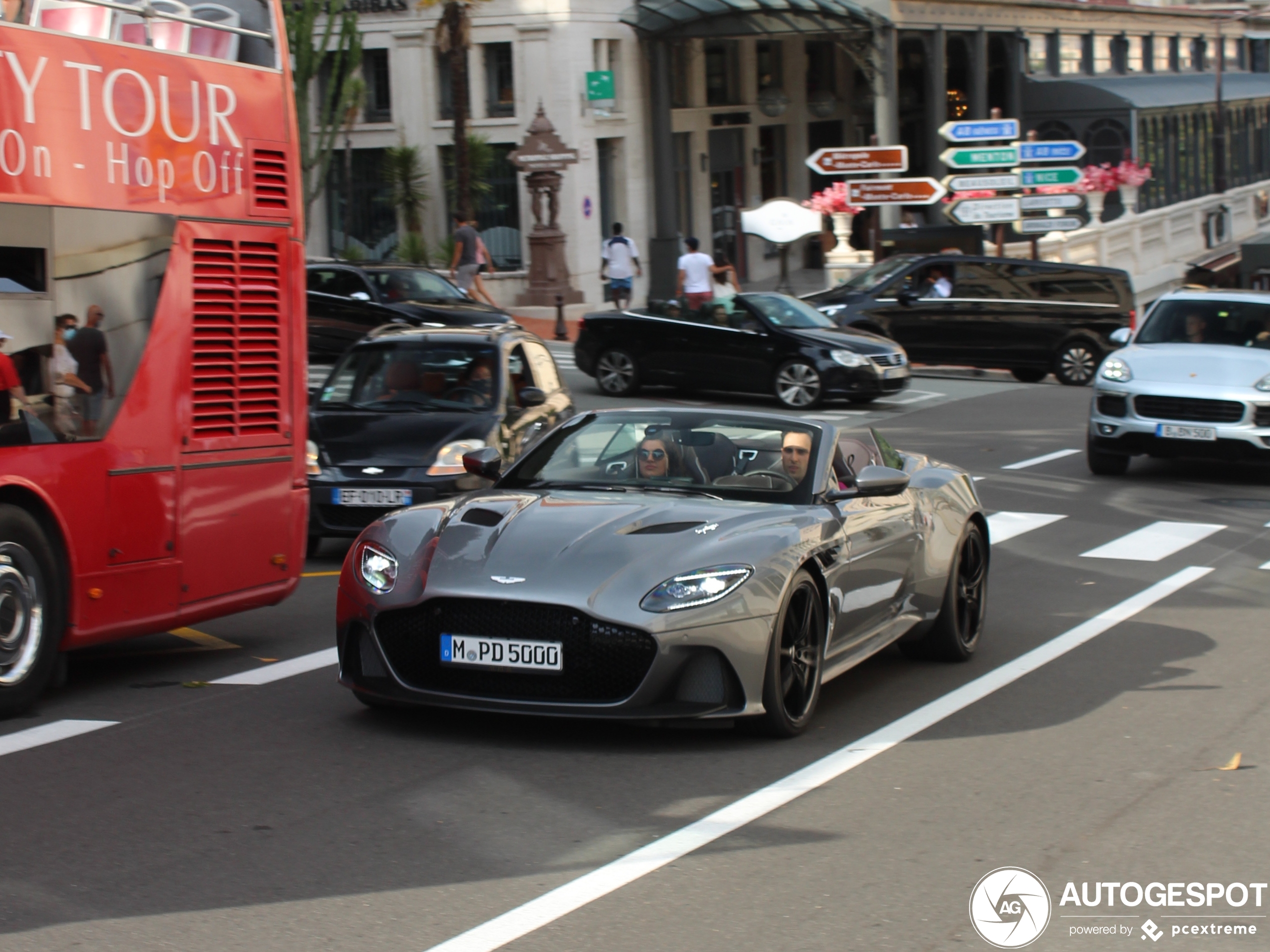 Aston Martin DBS Superleggera Volante