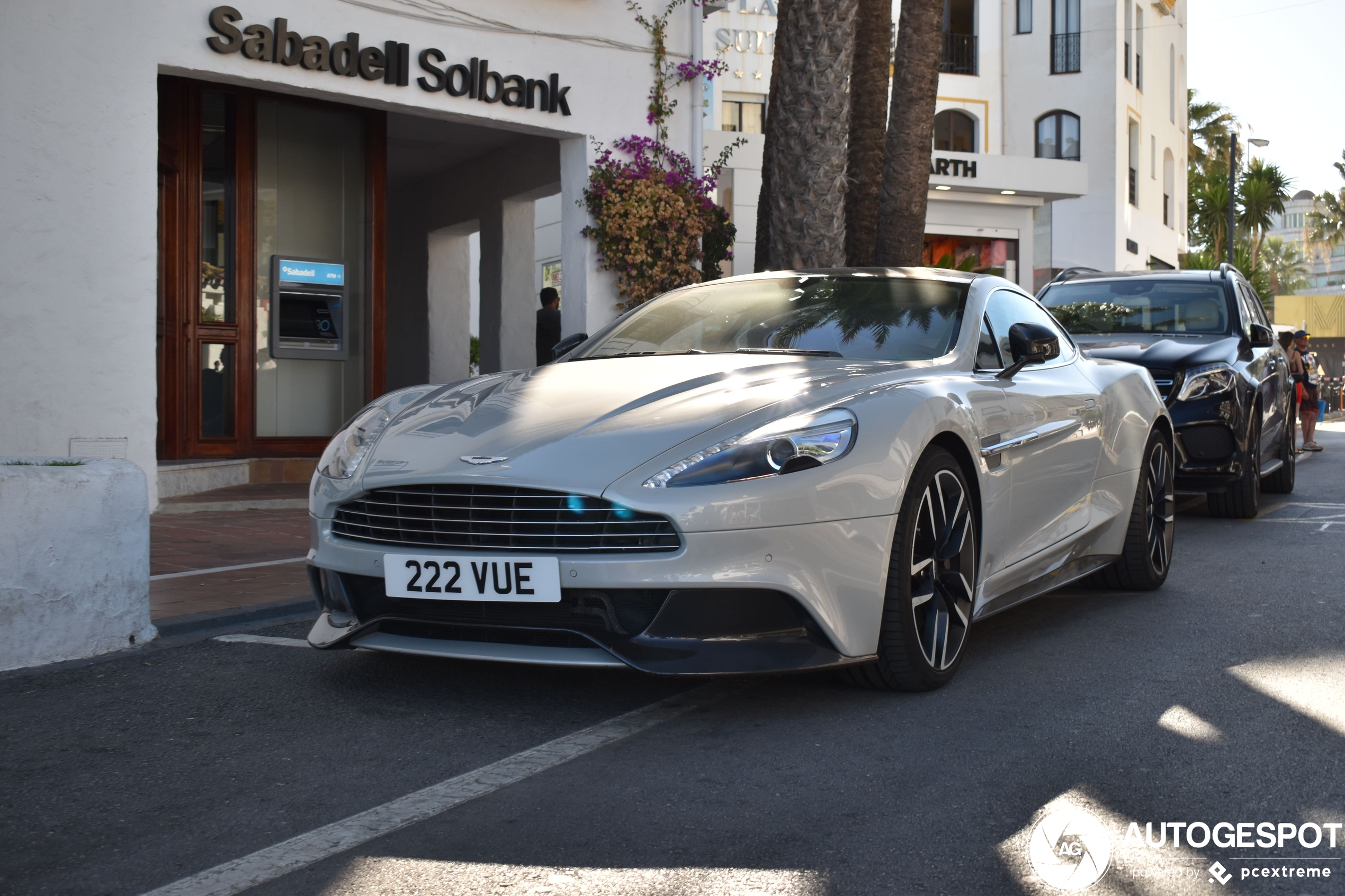 Aston Martin Vanquish 2013