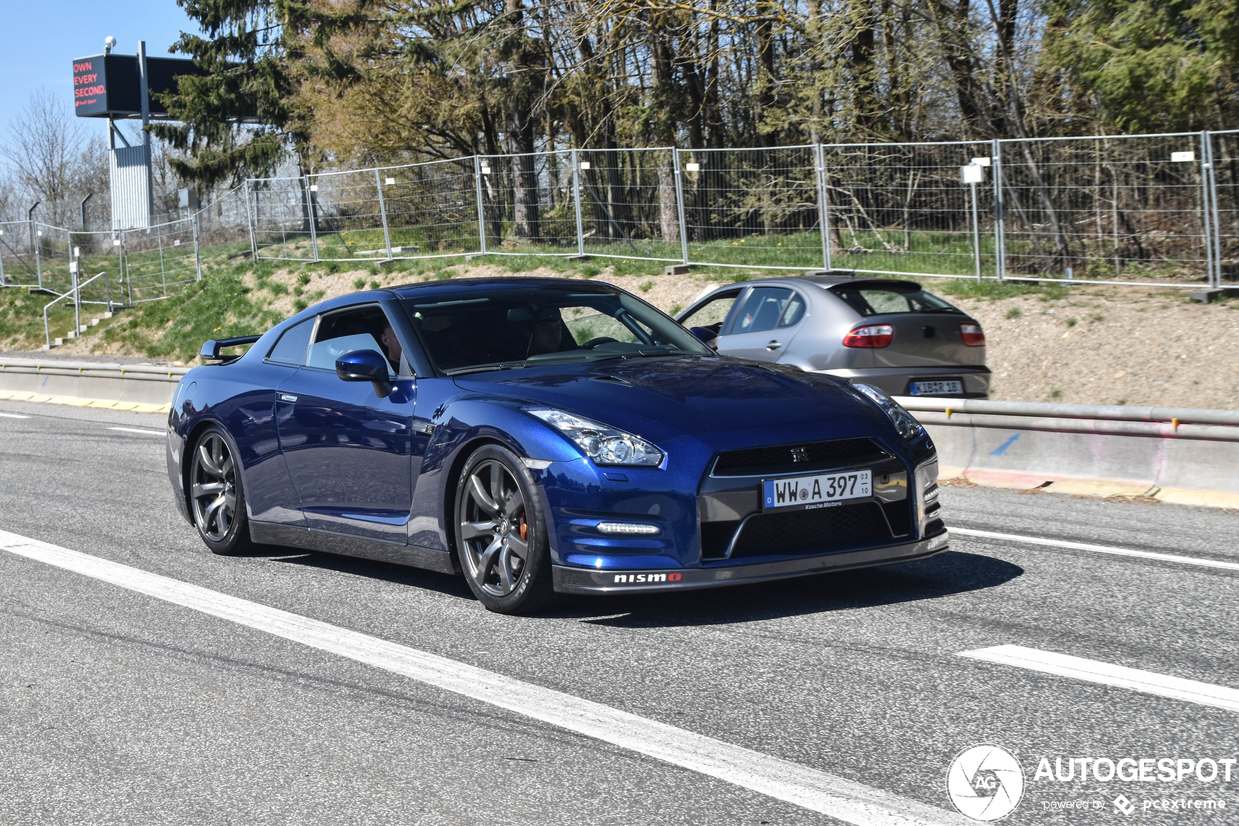 Nissan GT-R 2011