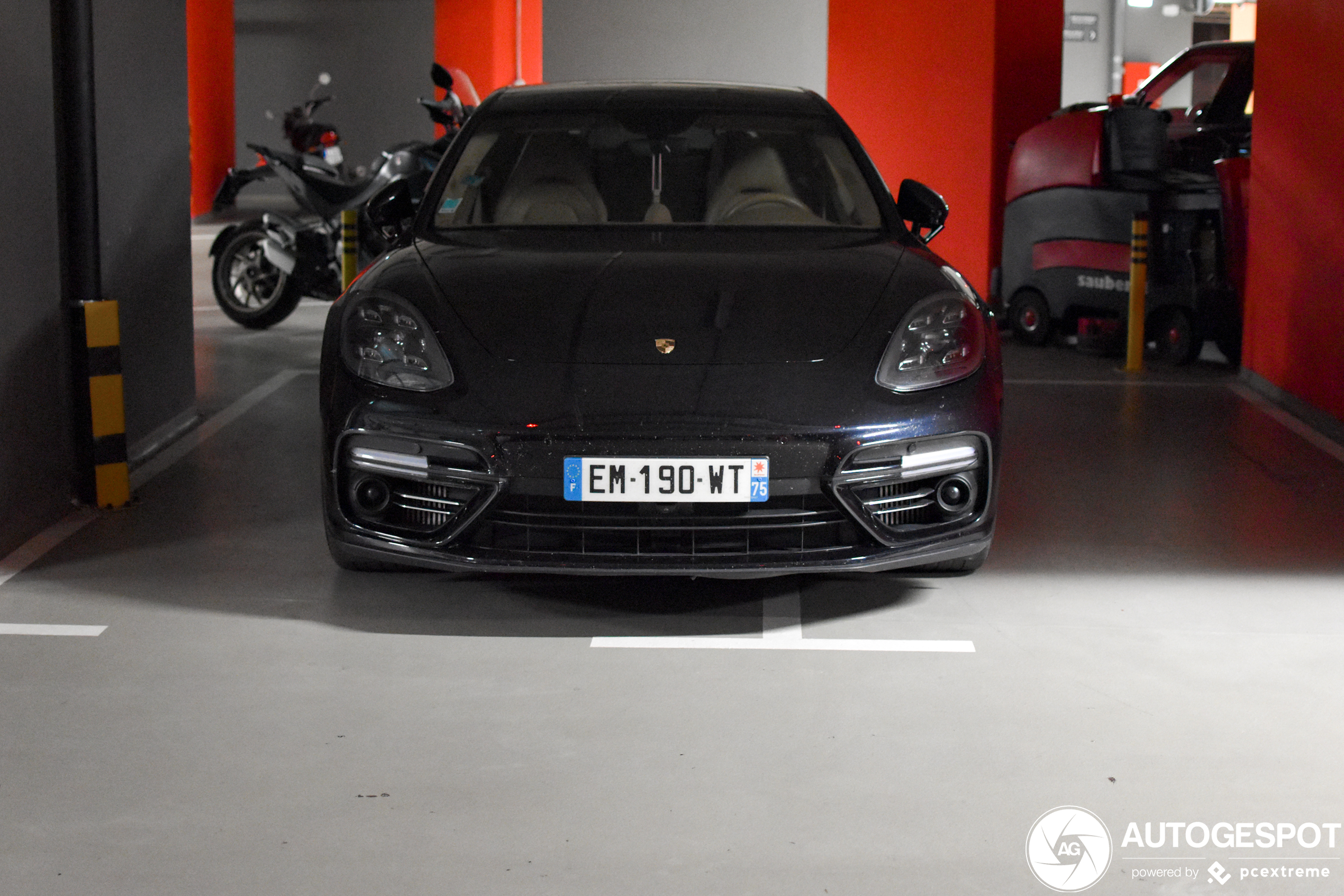 Porsche 971 Panamera Turbo Executive