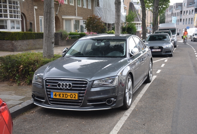 Audi S8 D4