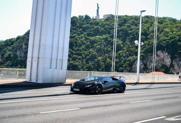 Lamborghini Huracán LP640-4 Performante