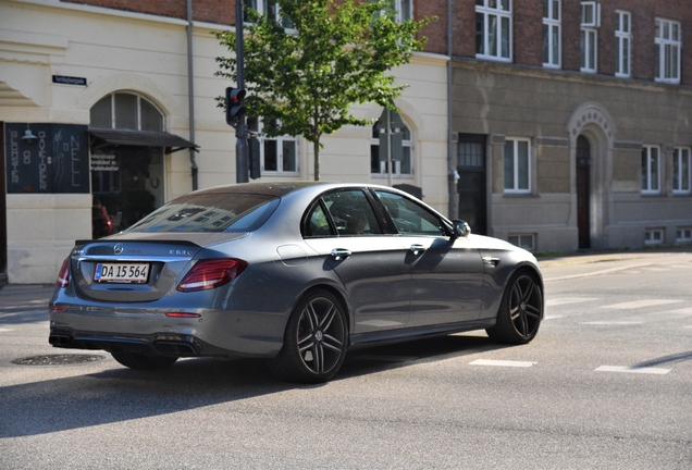 Mercedes-AMG E 63 S W213