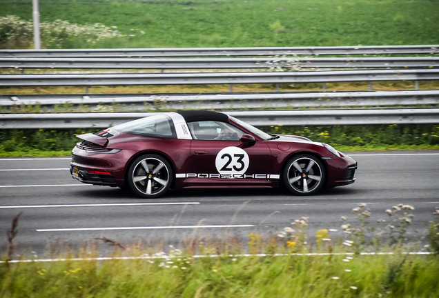 Porsche 992 Targa 4S Heritage Design Edition