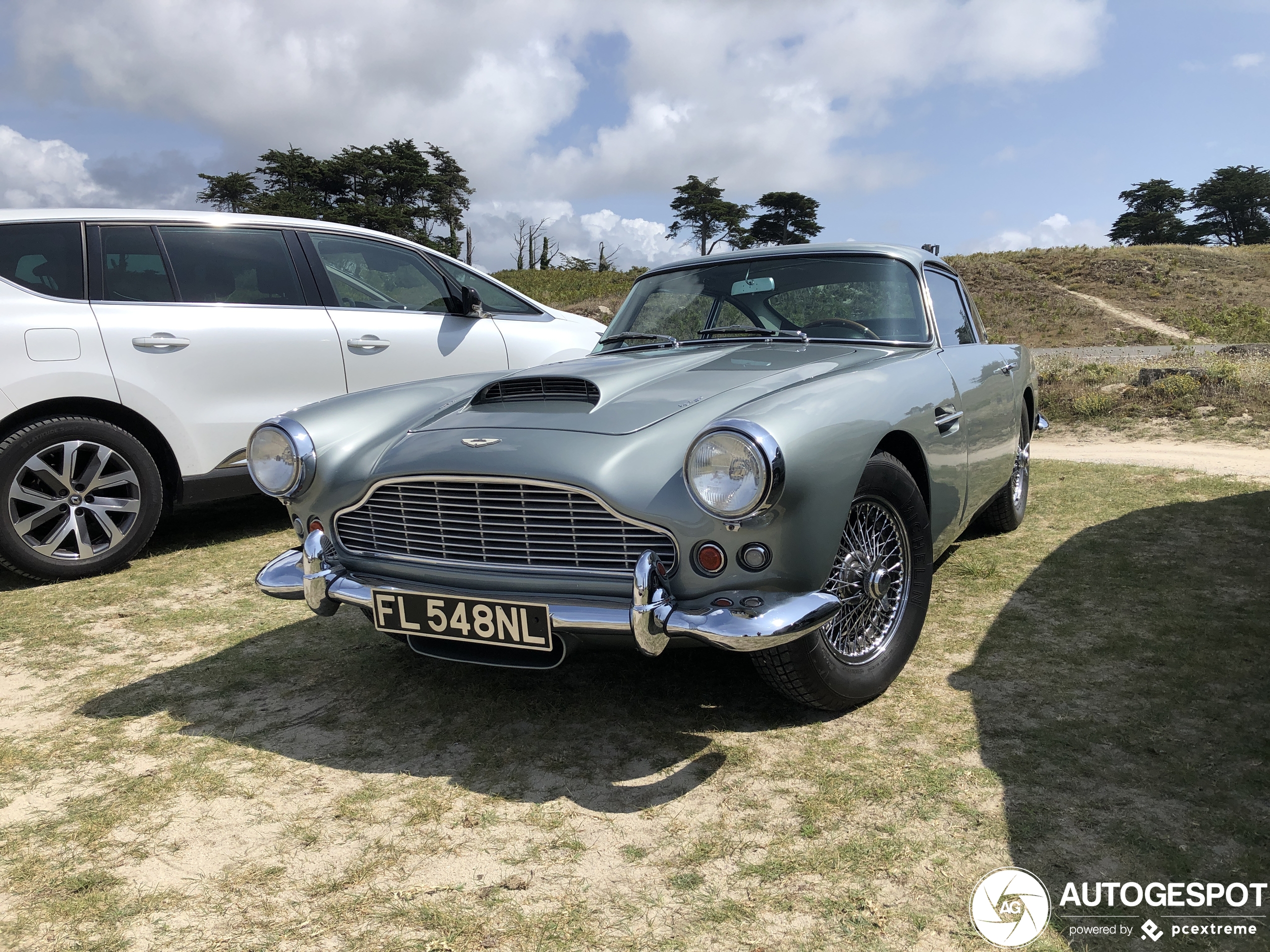 Aston Martin DB4