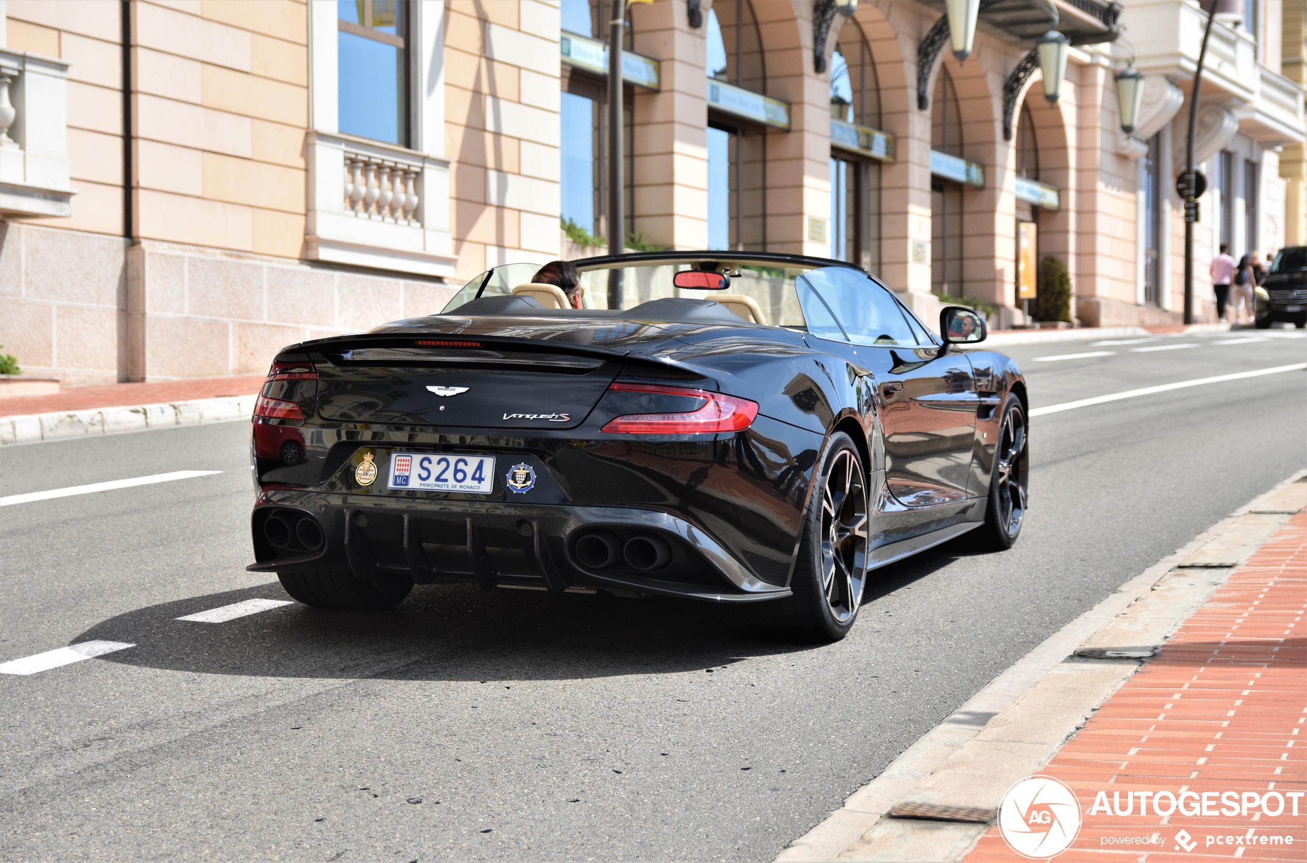 Aston Martin Vanquish S Volante 2017