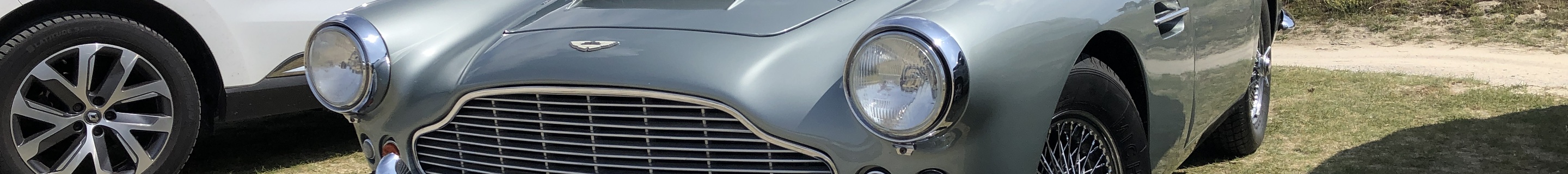 Aston Martin DB4