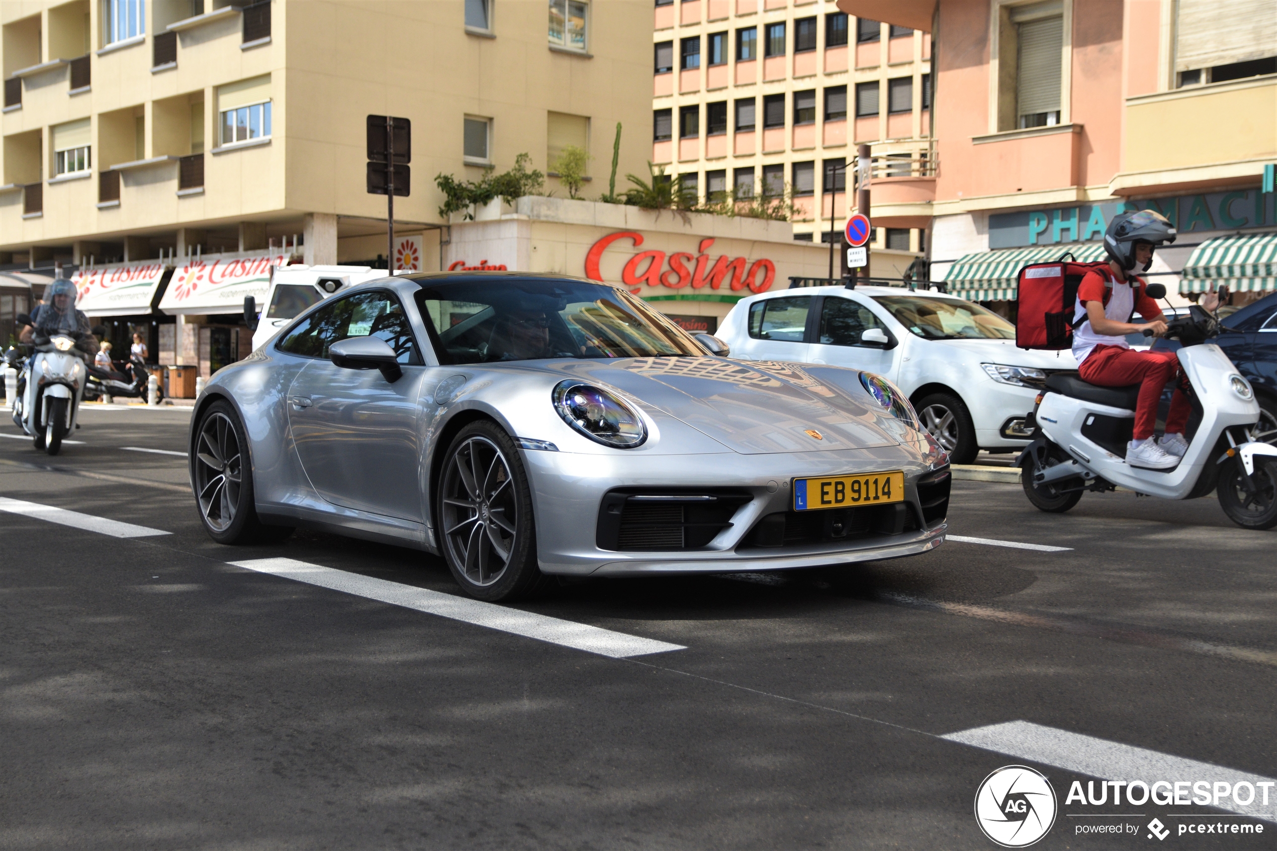 Porsche 992 Carrera 4S