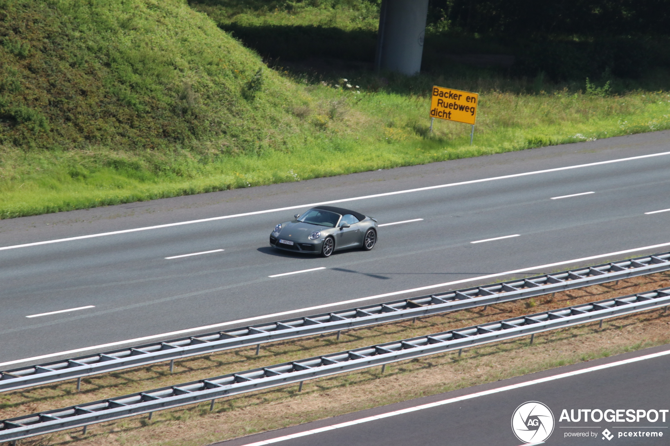 Porsche 992 Carrera 4S Cabriolet