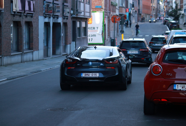 BMW i8