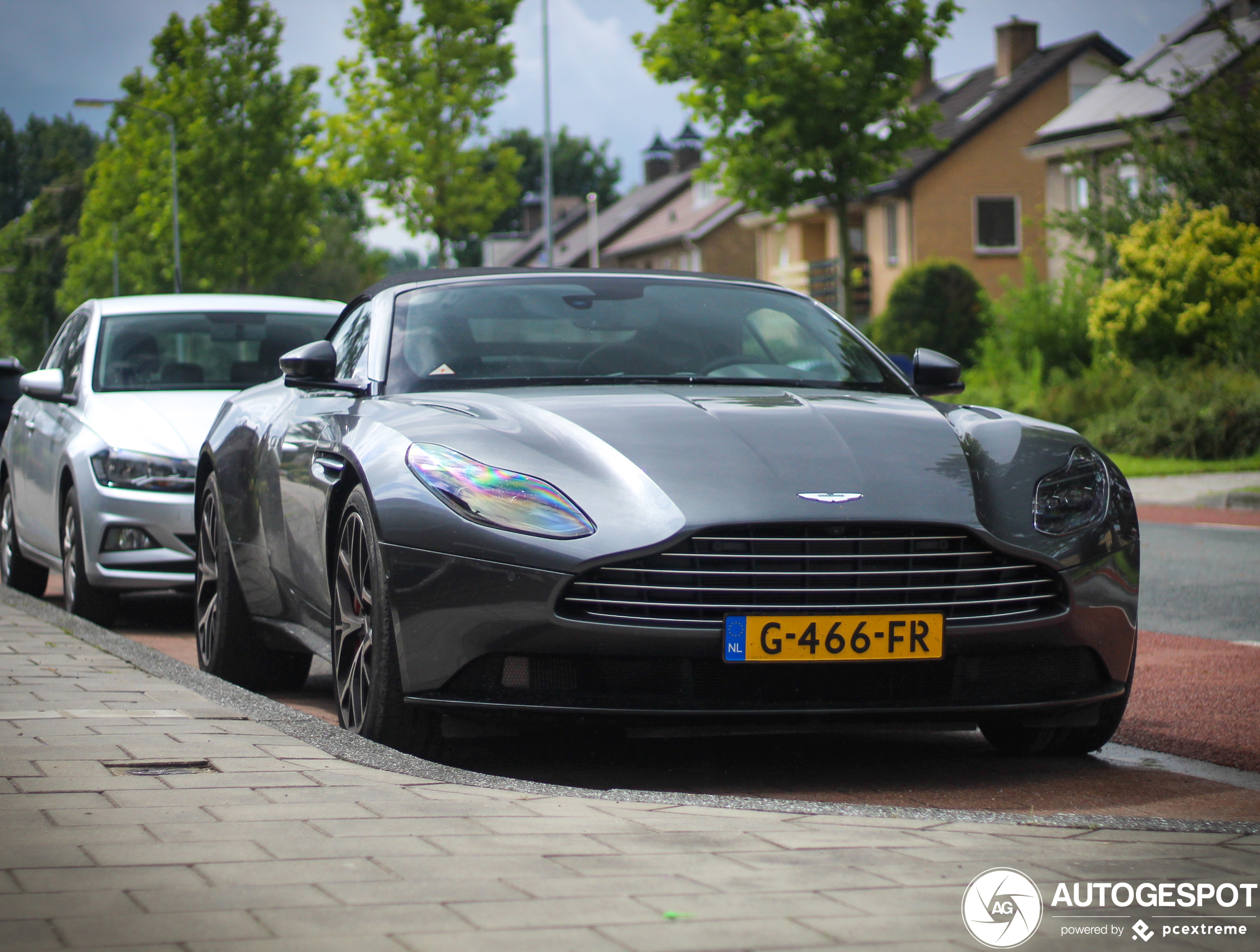 Aston Martin DB11 V8 Volante