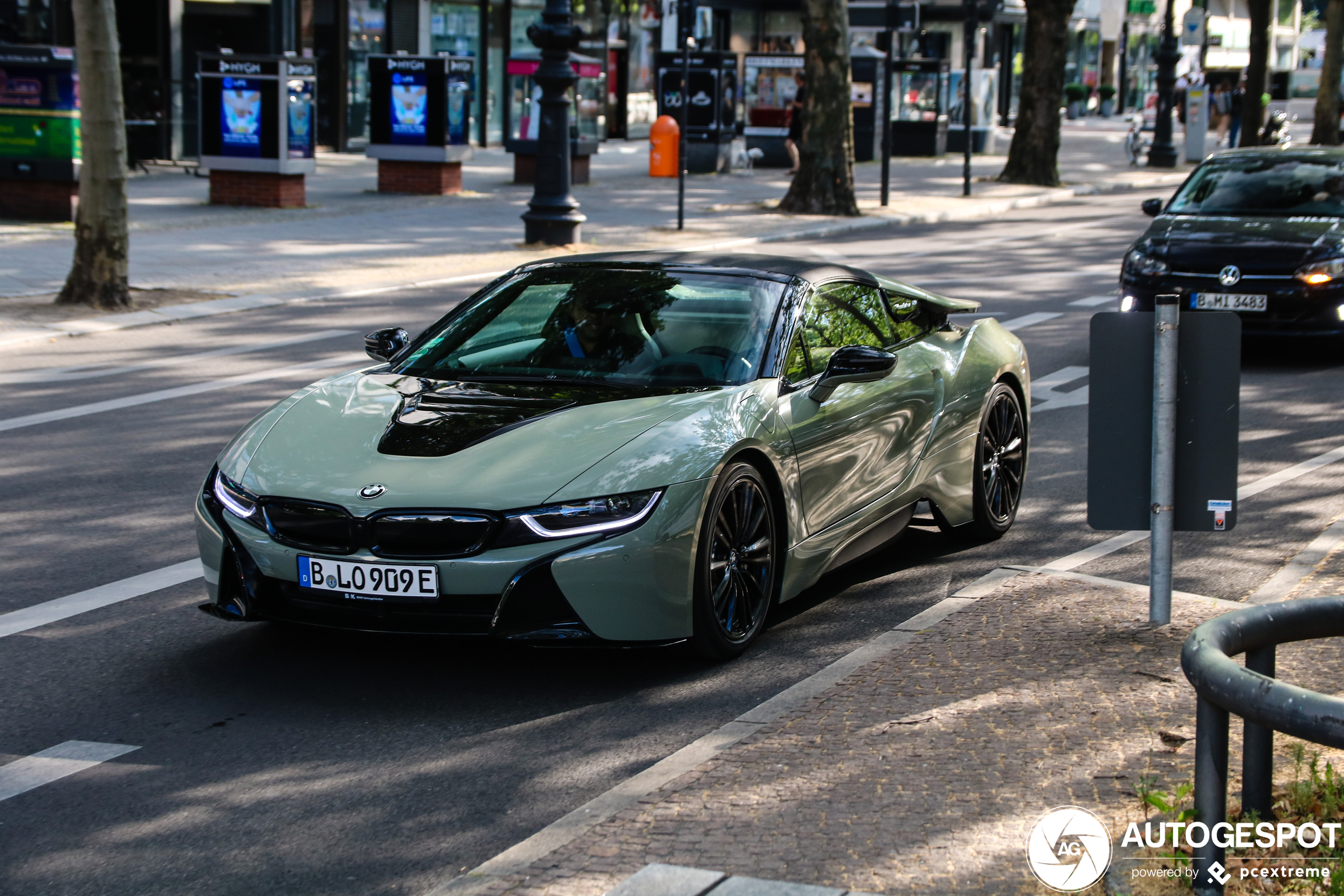 BMW i8 Roadster