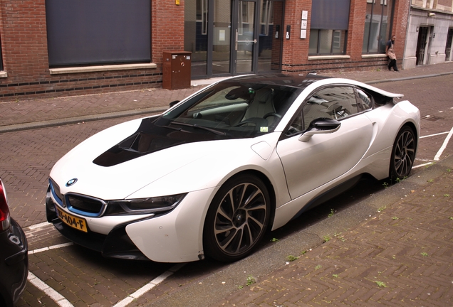 BMW i8