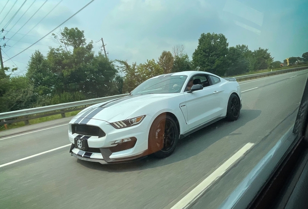 Ford Mustang Shelby GT350 2015