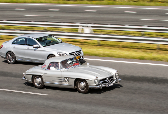 Mercedes-Benz 300SL Roadster