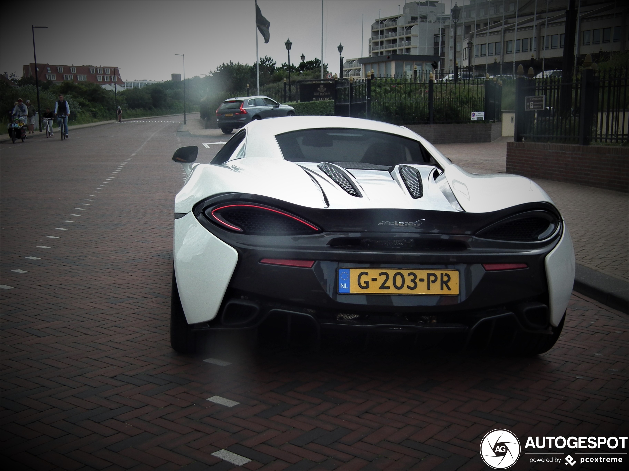 McLaren 570S