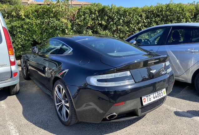 Aston Martin V12 Vantage