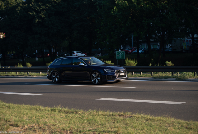 Audi RS4 Avant B9