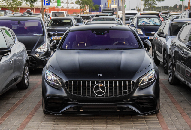 Mercedes-AMG S 63 Coupé C217 2018 Yellow Night Edition