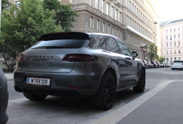 Porsche 95B Macan GTS