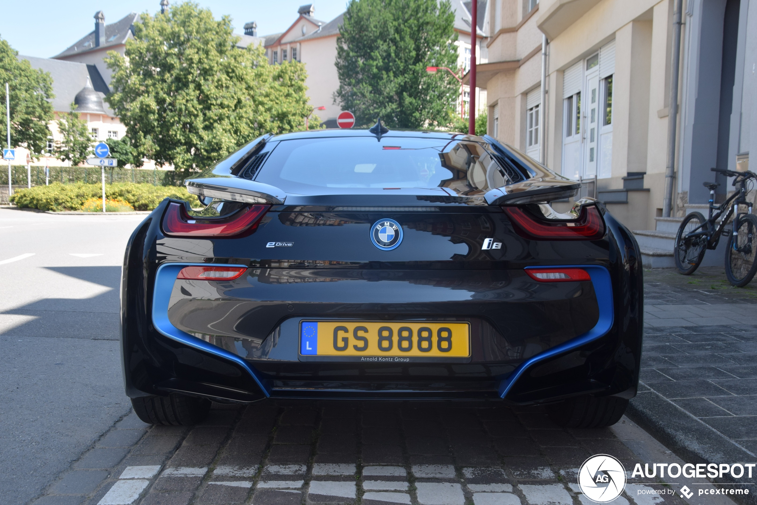 BMW i8