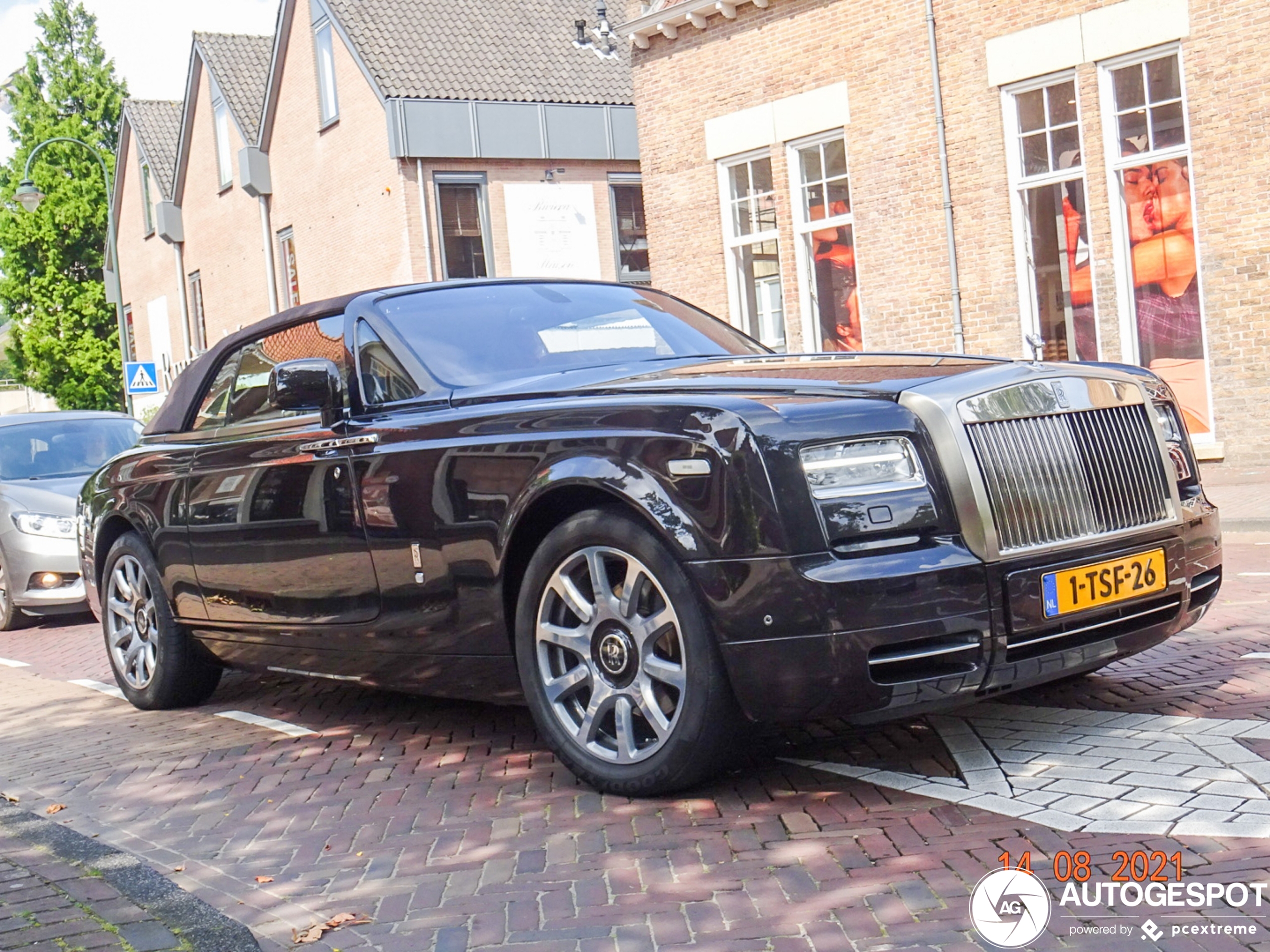 Rolls-Royce Phantom Drophead Coupé Series II