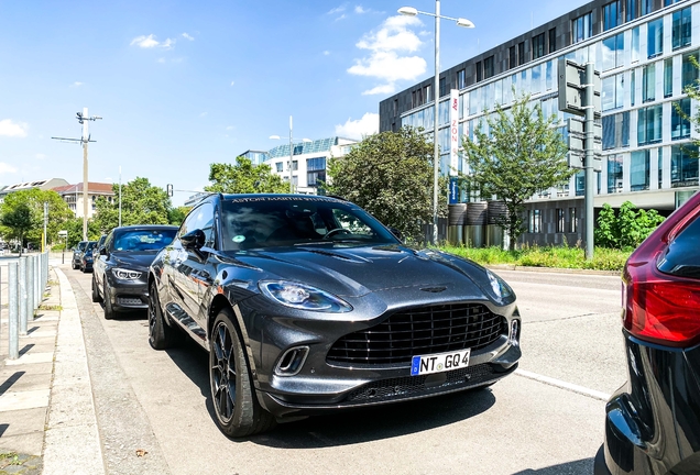 Aston Martin DBX