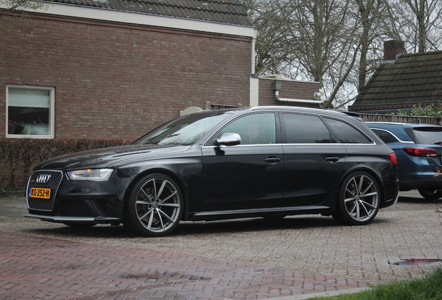 Audi RS4 Avant B8