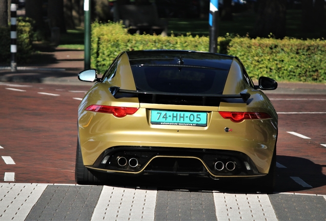 Jaguar F-TYPE SVR Coupé