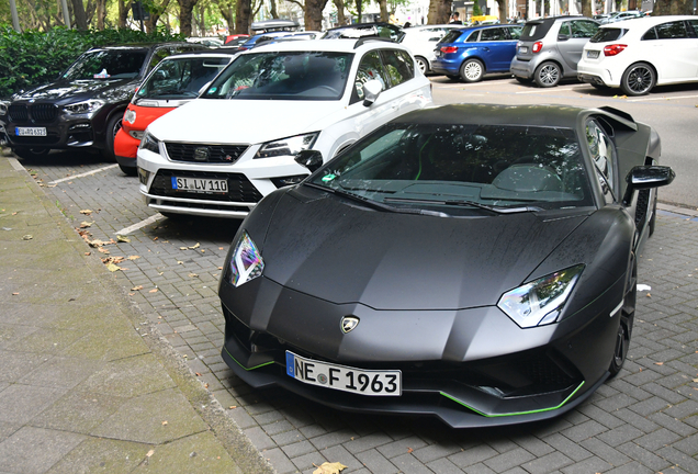 Lamborghini Aventador S LP740-4