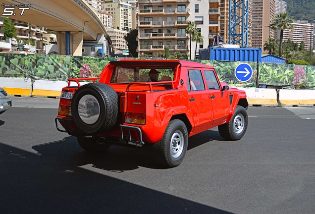 Lamborghini LM002