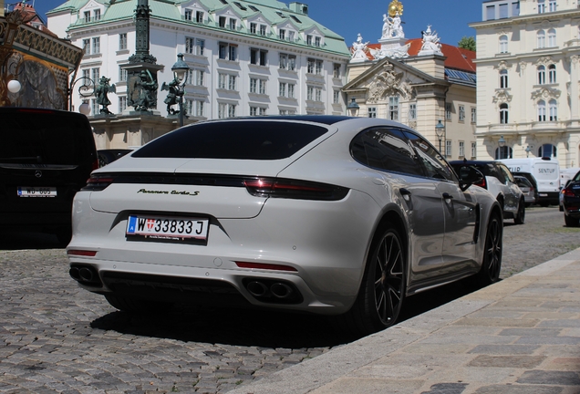 Porsche 971 Panamera Turbo S E-Hybrid Executive