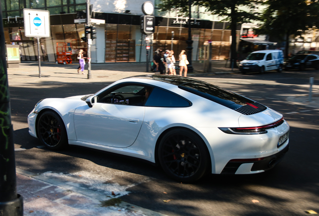 Porsche 992 Carrera 4S