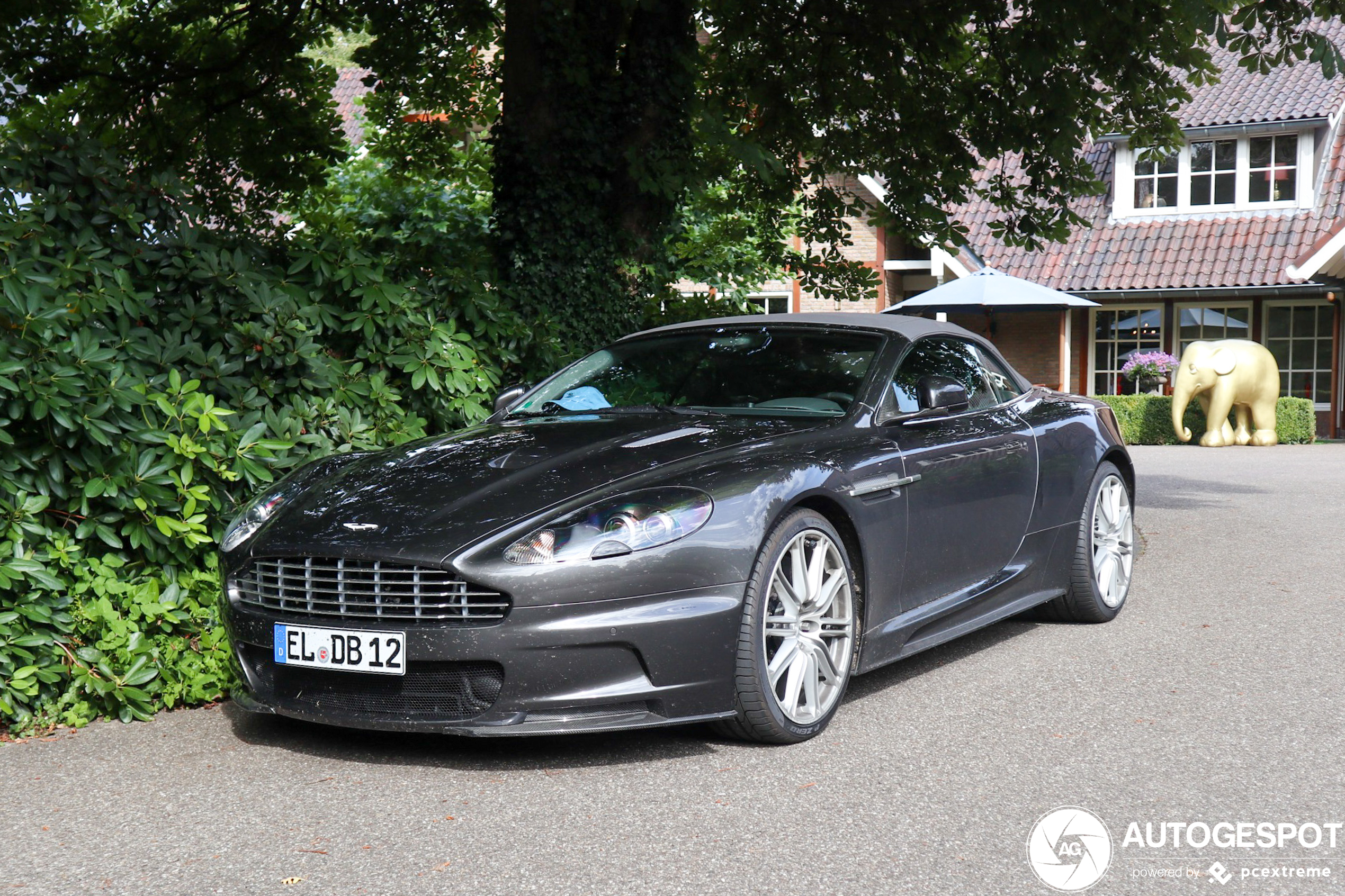 Aston Martin DBS Volante